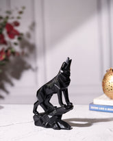 Howling Wolf Showpiece