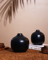 Alamkari India Minimalist Black Metal Bud Vase