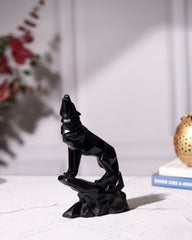 Howling Wolf Showpiece
