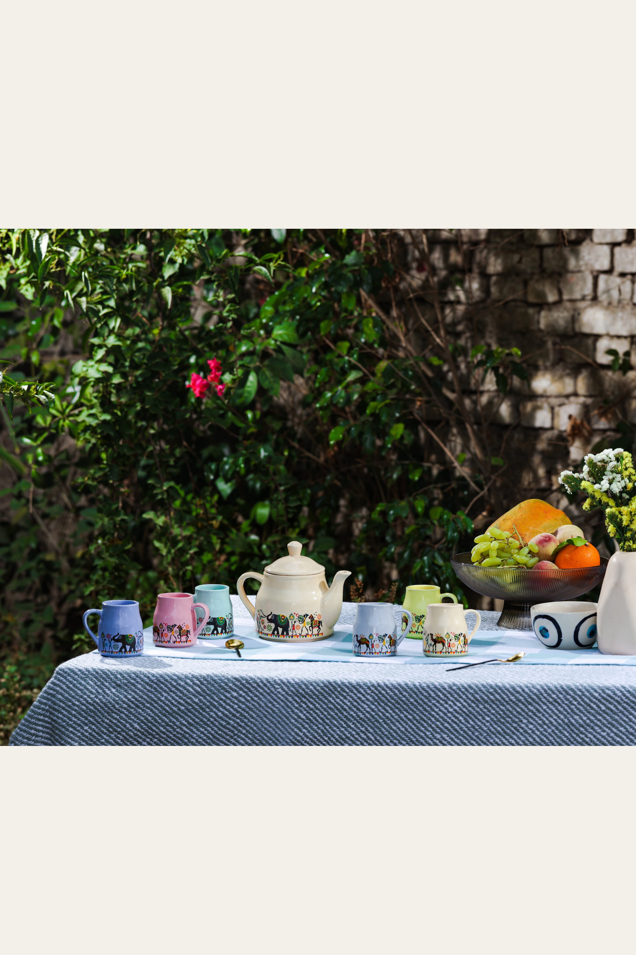 Alamkari India Ceramic Animal Print Tea Kettle Set with 6 Cups
