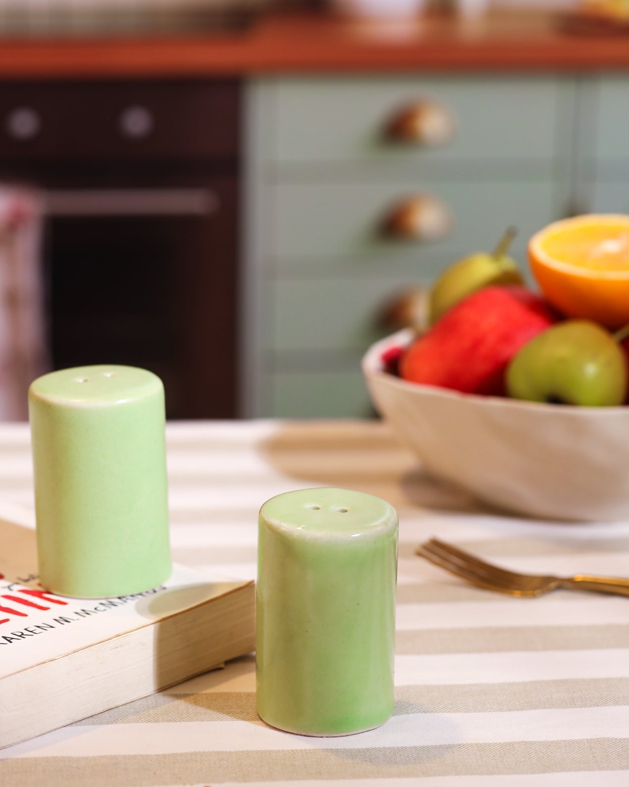 Alamkari India Ceramic Fresh Green Ceramic Salt & Pepper Shaker Set