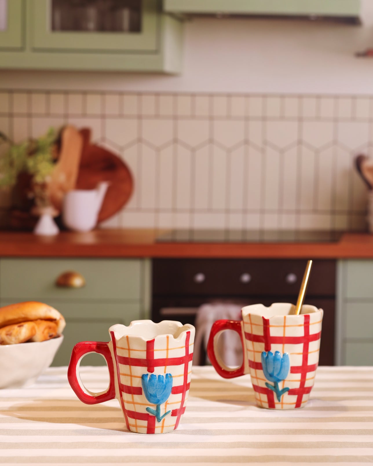 Alamkari India Ceramic Hand-Painted Gingham Tulip Mug