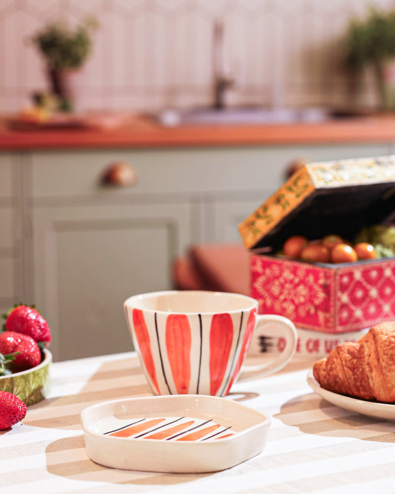 Alamkari India Ceramic Sunburst Handcrafted Ceramic Cup Saucer Set