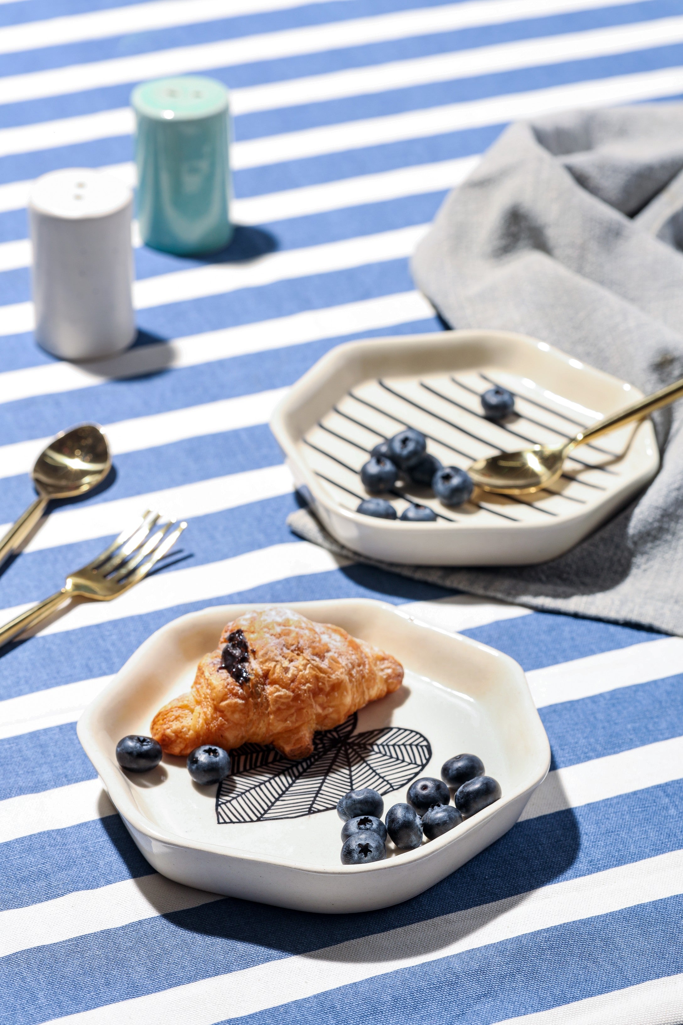 Alamkari India Ceramic Zebra Stripe Platter