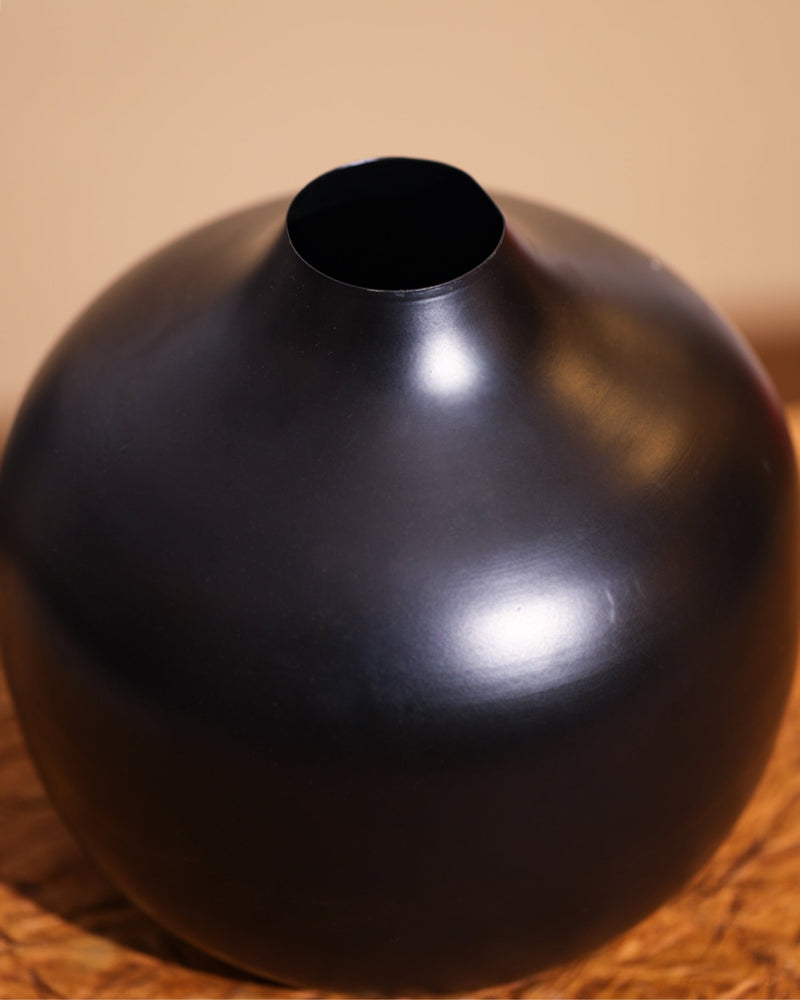 Alamkari India Minimalist Black Metal Bud Vase