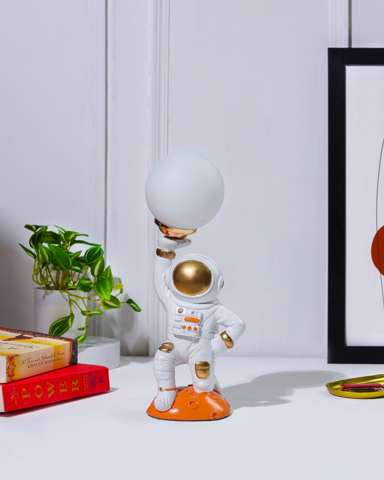 Alamkari India Polyresin Astronaut Resin Table Lamp