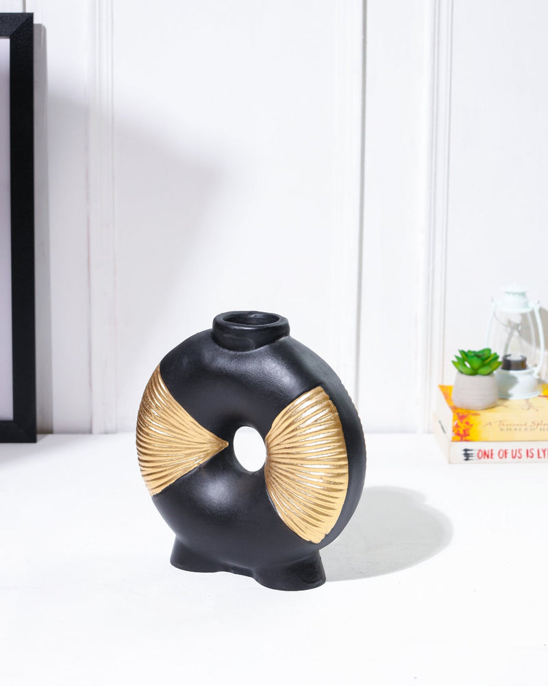 Alamkari India Polyresin Elegant Gold Accent Bow Vase Set