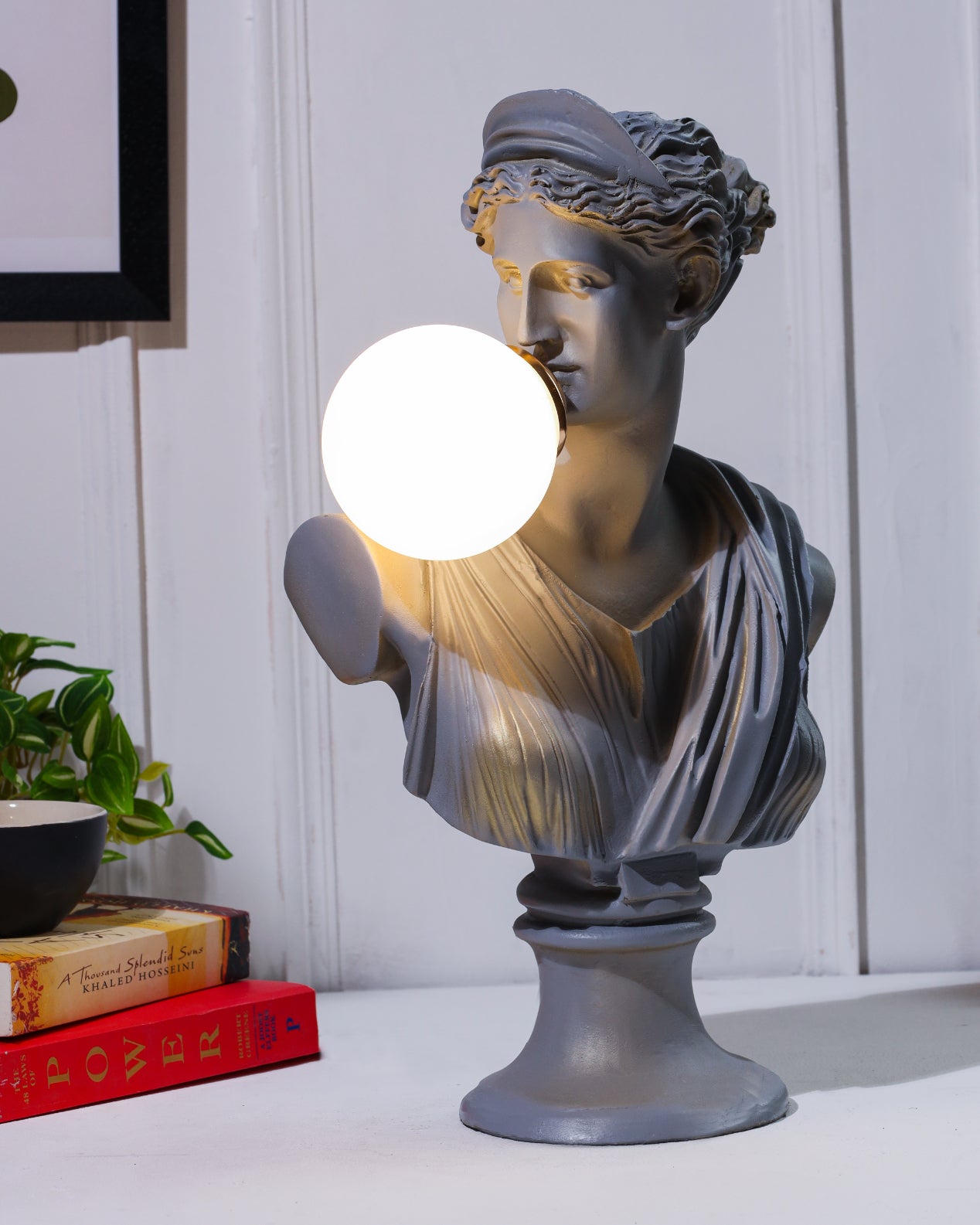 Alamkari India Polyresin Grey Resin Lady Sculpture Lamp
