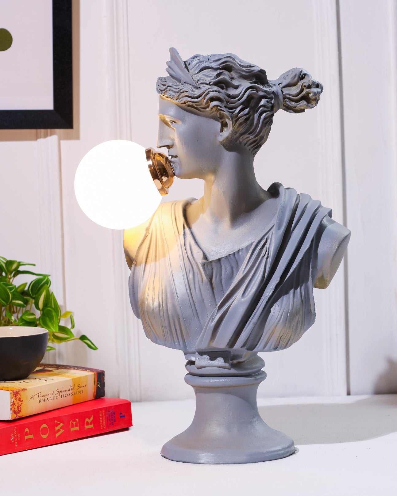 Alamkari India Polyresin Grey Resin Lady Sculpture Lamp