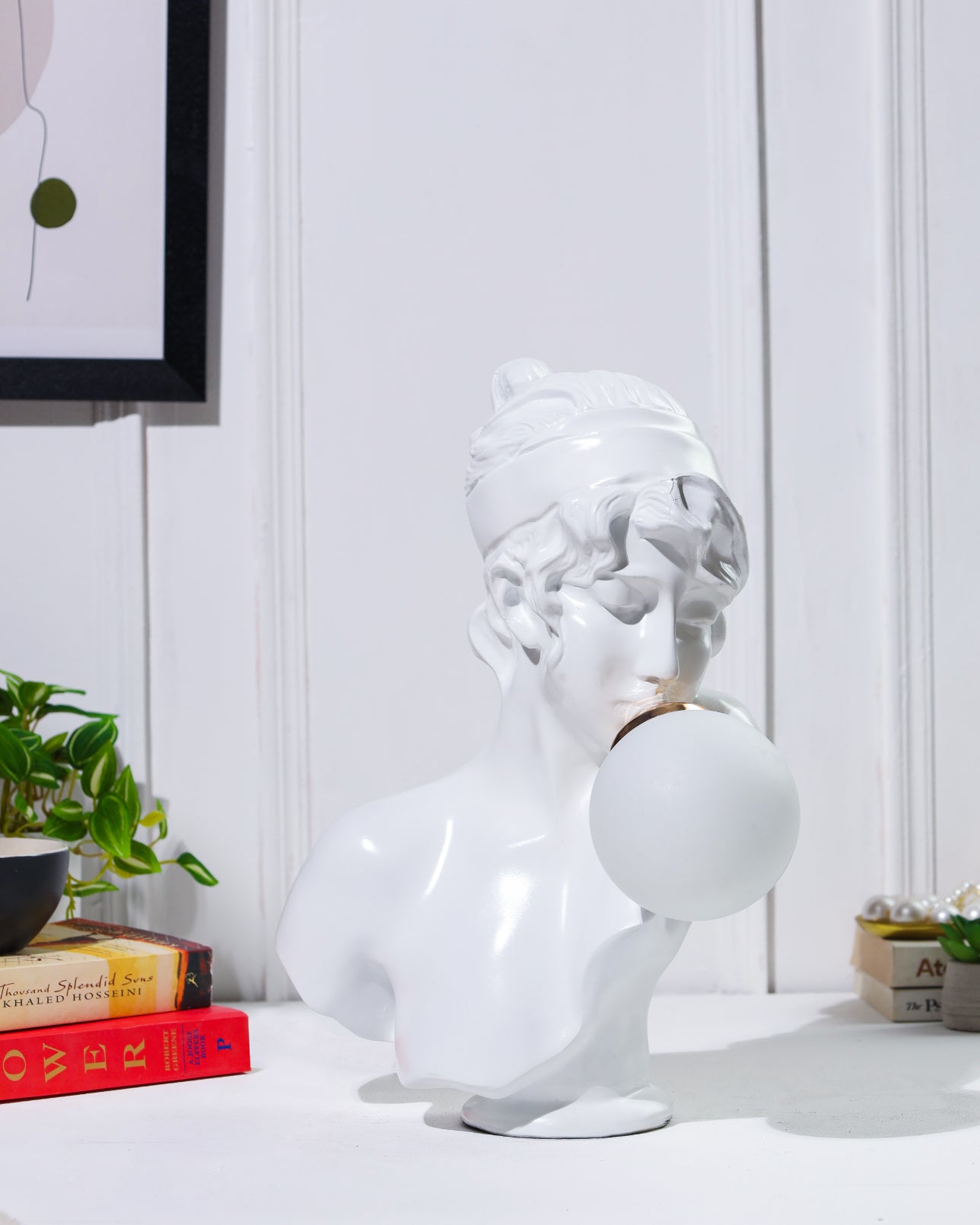 Alamkari India Polyresin White Resin Lady Sculpture Lamp