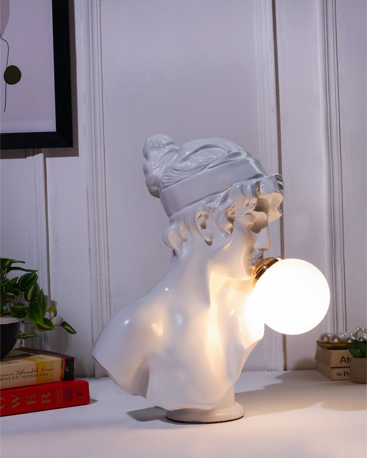 Alamkari India Polyresin White Resin Lady Sculpture Lamp
