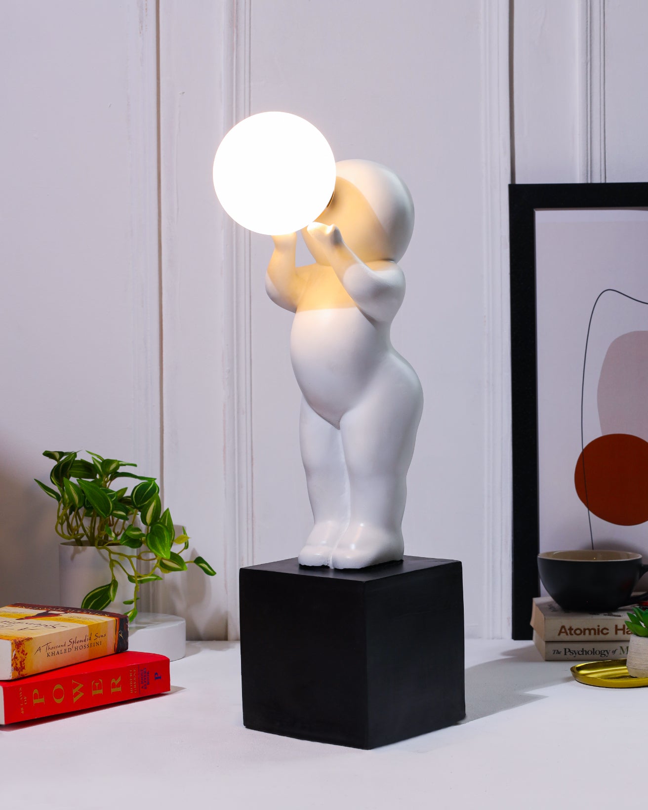 Alamkari India Polyresin White Standing Statue Lamp