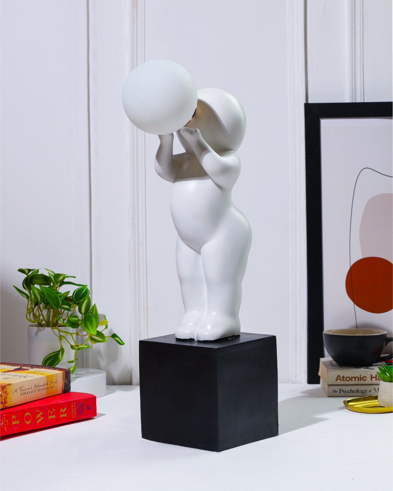 Alamkari India Polyresin White Standing Statue Lamp
